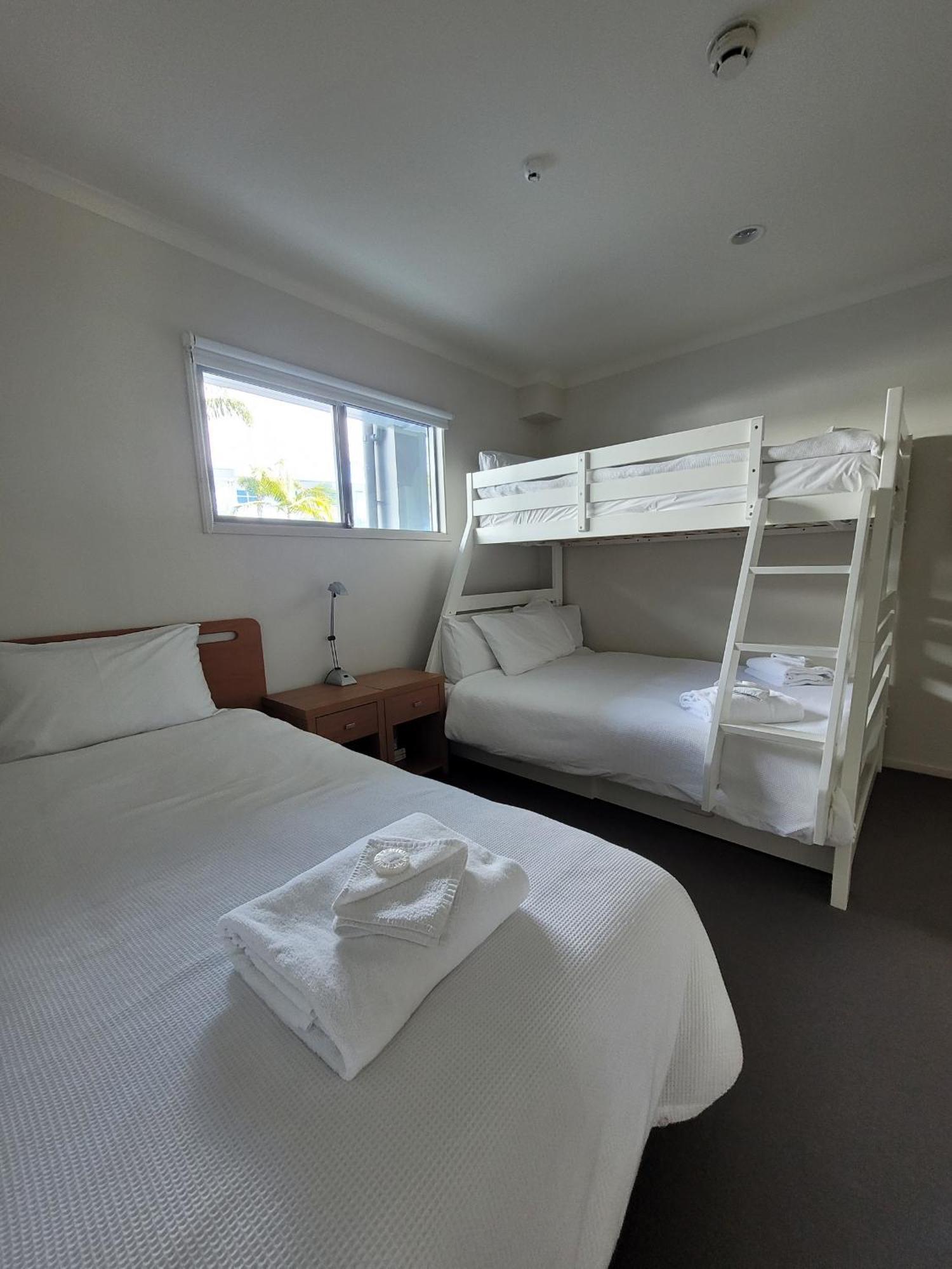 Marina Park Apartments Whitianga Exteriör bild
