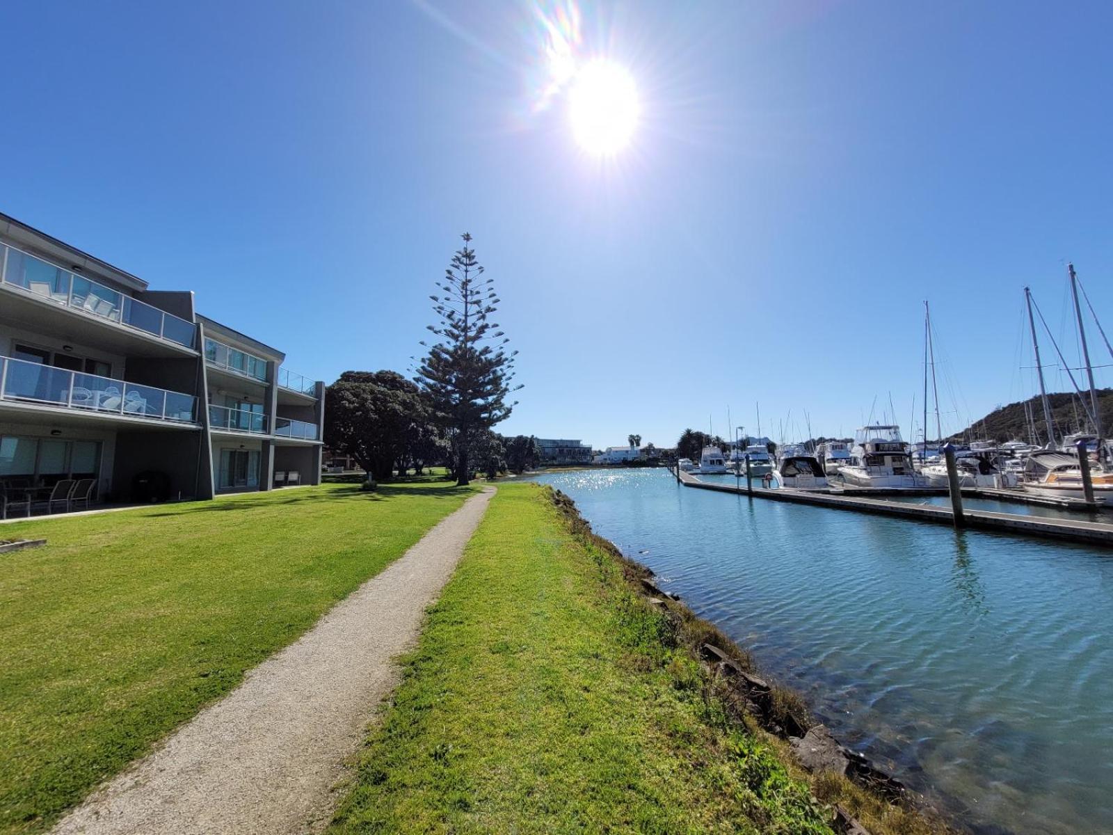 Marina Park Apartments Whitianga Exteriör bild